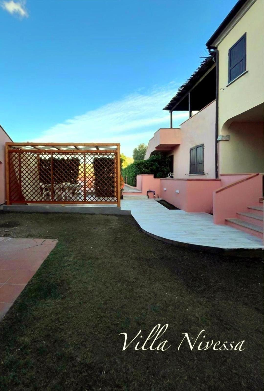 Villa Nivessa San Teodoro  Eksteriør billede